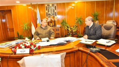 محافظ أسيوط يلتقي مدير أملاك الدولة لمتابعة خطة تطبيق منظومة حوكمة وميكنة أصول الدولة