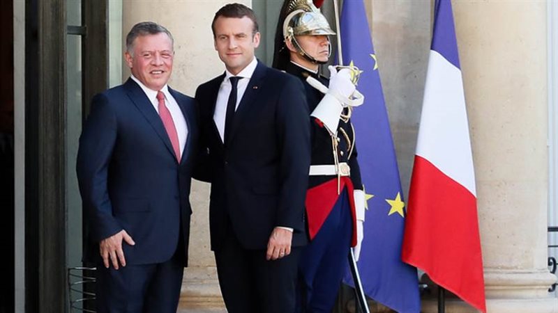 الرئيس الفرنسي يستقبل