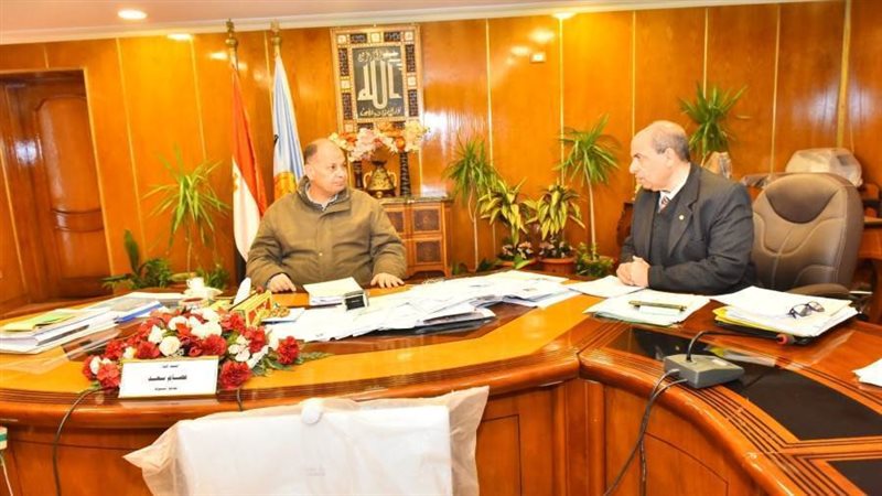 لقاء المحافظ ومدير