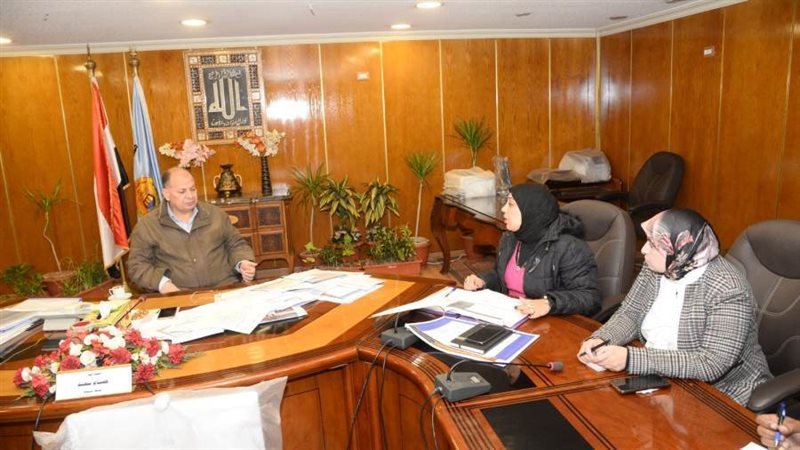 جانب من لقاء المحافظ