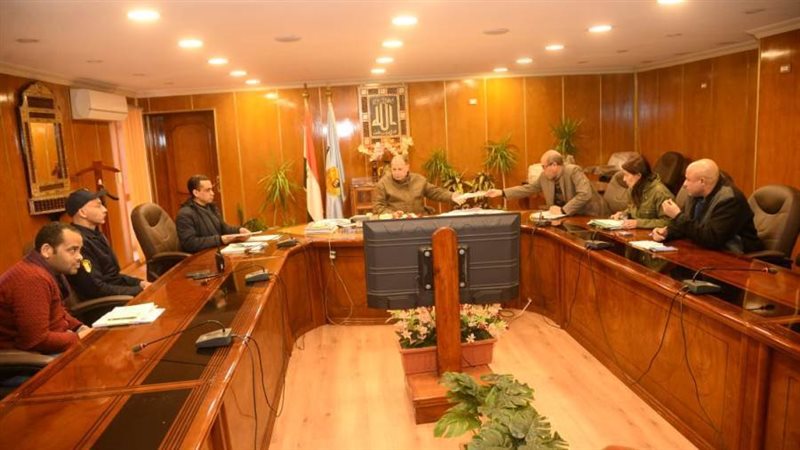 جانب من اجتماع المحافظ