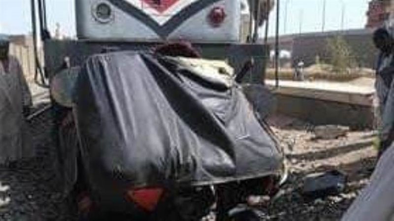 تصادم قطار بسيارة