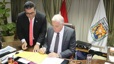 محافظ جنوب سيناء يعتمد نتيجة الشهادة الإعدادية بنسبة نجاح 82%