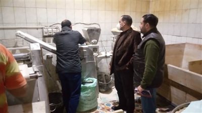 تحرير ٣٧ محضرًا تموينيًا وضبط معمل ألبان مخالف للاشتراطات الصحية