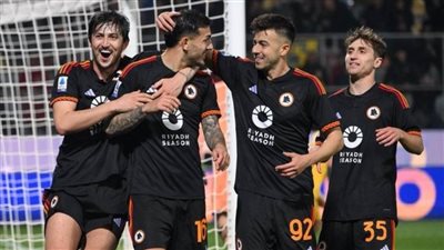 روما يفوز على فروسينوني بثلاثية نظيفة في الدوري الإيطالي لكرة القدم