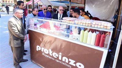 رئيس جامعة سوهاج يتأكد من جودة الأطعمة المقدمة بكافيتريا الجامعة