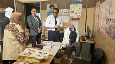 وزير الصحة يتفقد مركز طب أسرة التجمع الثالث ويوجه بصرف مكافأة للعاملين به