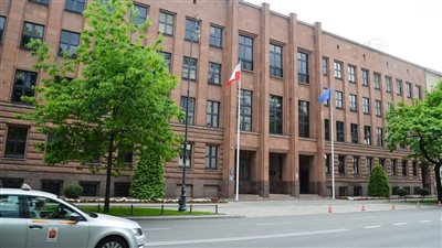 بولندا تستدعي السفير الروسي على خلفية مقتل نافالني