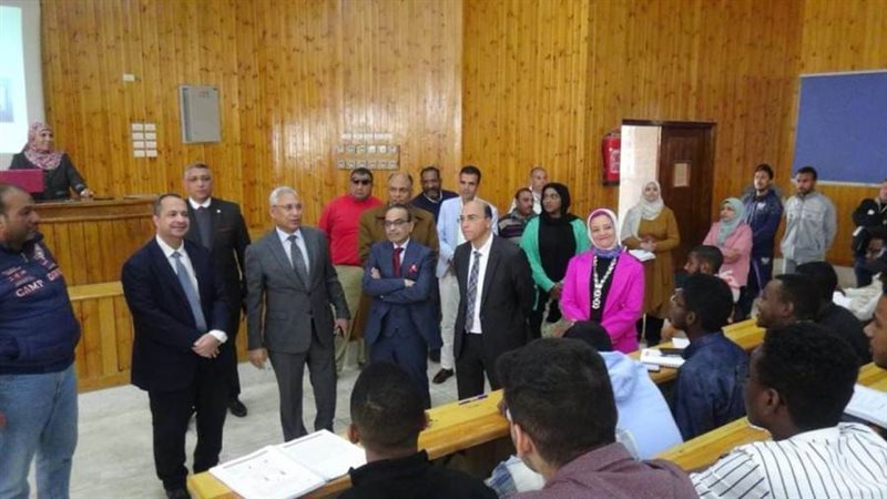 رئيس الجامعة يتفقد