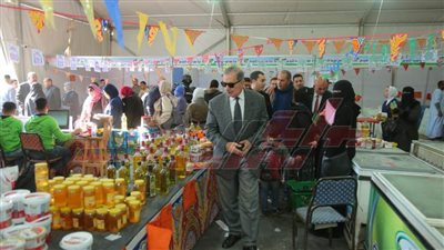 نورالدين يتفقد معرض 