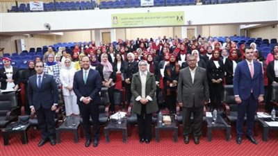 نائب محافظ الوادي الجديد تشهد تخرج الدفعة الثانية من برنامج