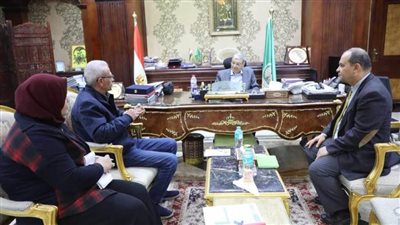 محافظ المنيا يتابع استدامة مشروع تحسين سبل العيش وتمكين المرأة داخل 10 قرى