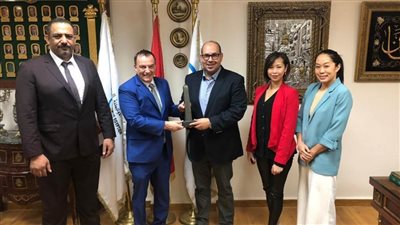 وزير الرياضة ورئيس اللجنة الأولمبية يشهدان نهائي بطولة إفريقيا للمواي تاي 