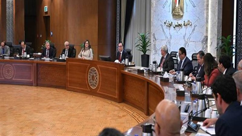 مجلس الوزراء خلال