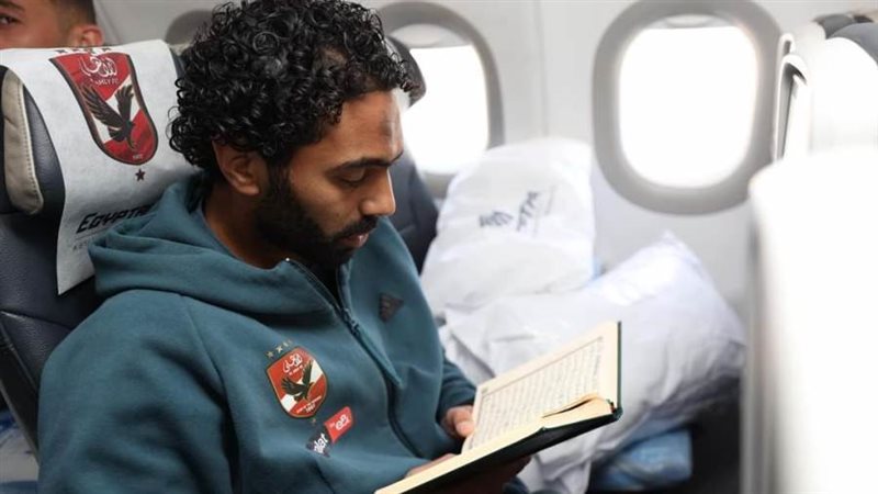 لاعب الأهلي حسين