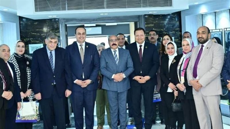 الوفد البرلماني ومحافظ