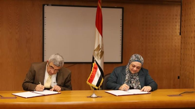 خلال توقيع بروتوكول