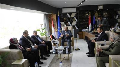 الرقابة الصحية تبحث دعم المنشآت الصحية مع محافظ أسوان وصحة النواب