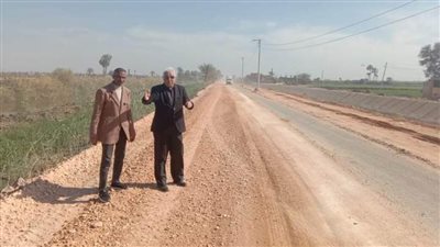 محافظ أسيوط: بدء تمهيد طريق نجع حمادي بصدفا لرصفه بطول 4 كم
