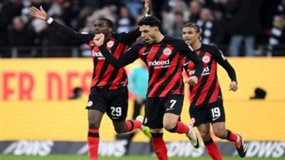 مرموش يسجل هدفا في تعادل فرانكفورت مع فولفسبورج 2-2 بالدوري الألماني