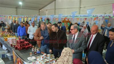 توافر السلع الغذائية والأساسية في معارض كفر الشيخ