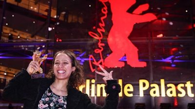 فيلم سنغالي عن نهب الآثار الإفريقية يفوز بالدب الذهبي في مهرجان برلين