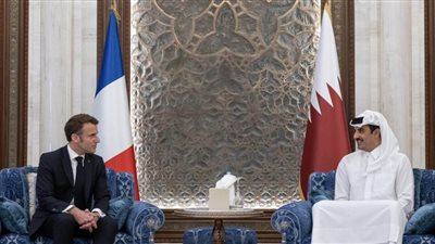 الرئيس الفرنسي وأمير قطر يبحثان جهود وقف إطلاق النار في غزة والإفراج عن الرهائن