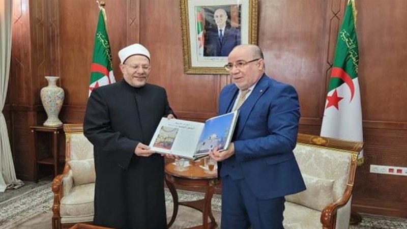 مفتي الجمهورية يبحث