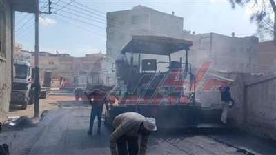 رصف 3 شوارع بإجمالي أطوال 700 م ببيلا في كفر الشيخ