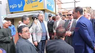 محافظ كفر الشيخ يقود حملة لإزالة الإشغالات بكفر الشيخ