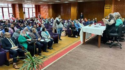 نقيب التمريض: حديثو التخرج الأكثر حظًا للعمل بالتأمين الصحي الشامل