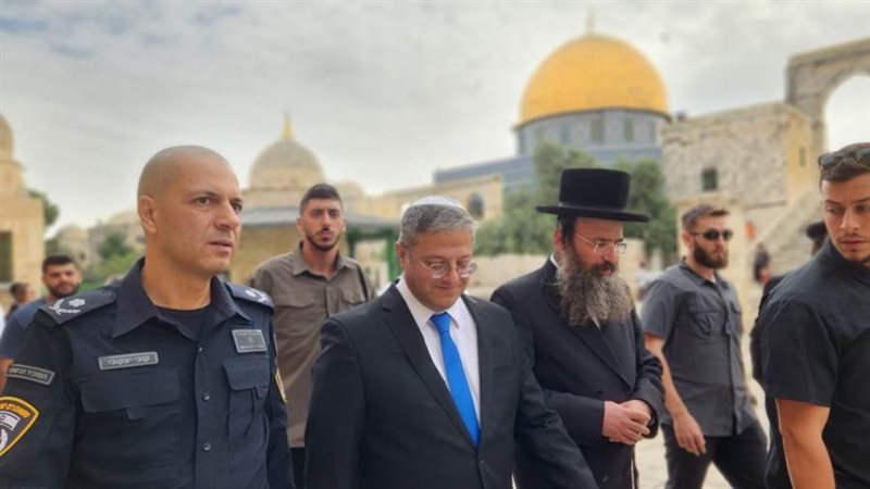 بن غفير يدنس المسجد