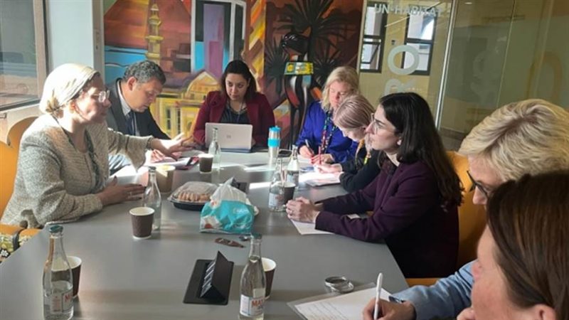 وزيرة البيئة تبحث