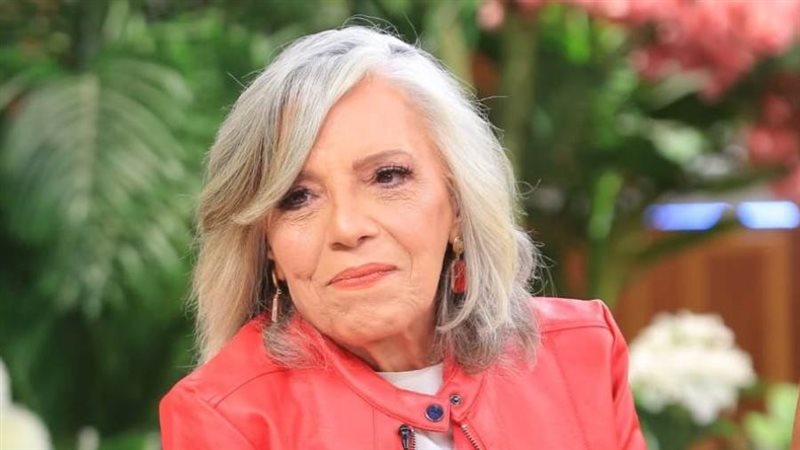 الفنانة عارفة عبدالرسول