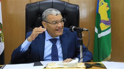 محافظ المنيا يهنئ الطالبتين الفائزتين بالمركزين الأول والثاني في مسابقة القرآن الكريم لوزارة التعليم