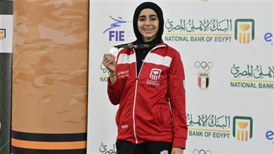 نجوى نوفل وخديجة أبوعلم تحققان ميداليتين جديدتين بسلاح السيف للشابات ببطولة أفريقيا بالقاهرة