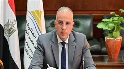 وزير الري يوجه بسرعة إزالة التعديات الواقعة على ترعة بورسعيد