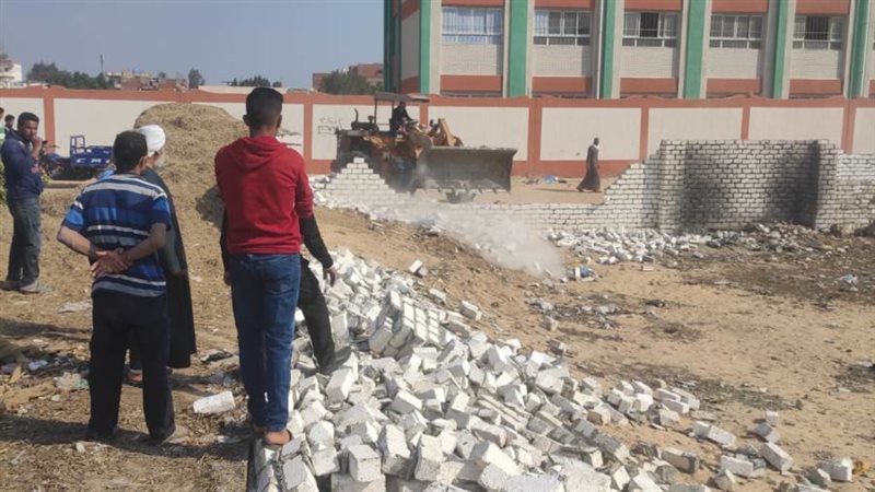 إزالة 18 حالة تعد