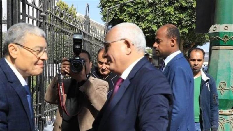 وزير التعليم ومحافظ