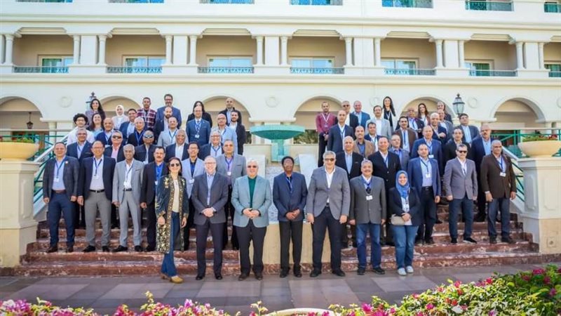 برنامج القيادات الجامعية