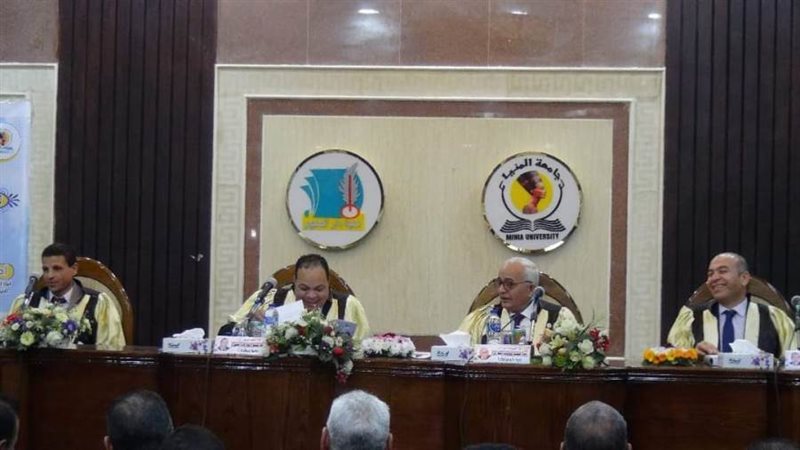 وزير التعليم خلال