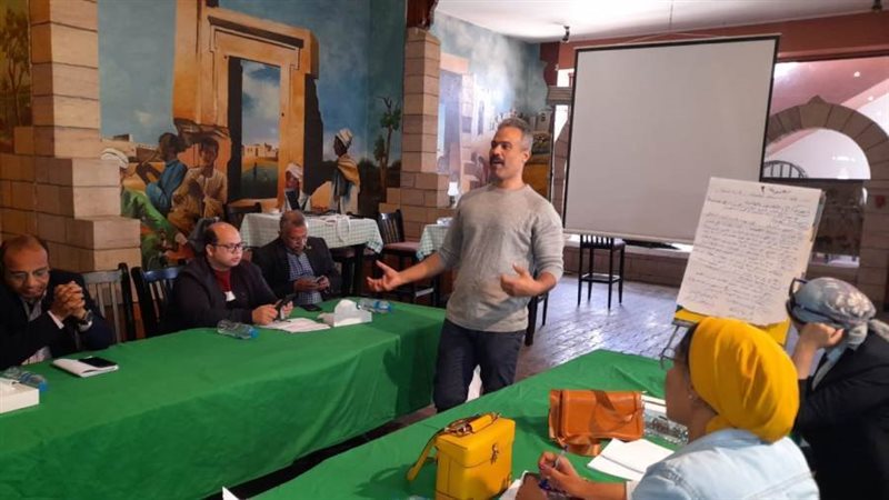 جانب من الندوه