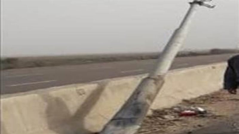 عمود إنارة أيل للسقوط