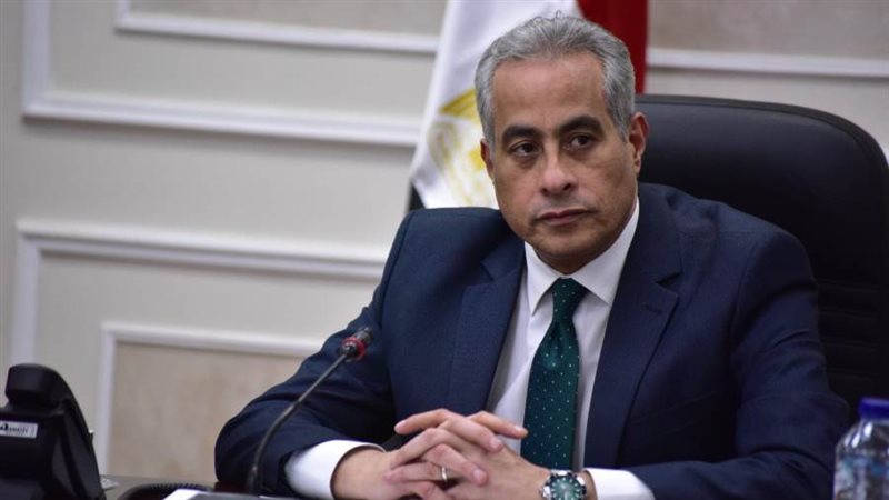 وزير العمل حسن شحاتة