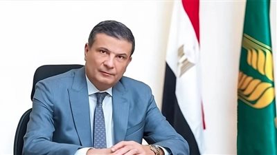 رئيس البنك الزراعي المصري : تحرير سعر الصرف سيؤدي لتنشيط الانتاج واستقرار اسعار السلع وتخفيض التضخم