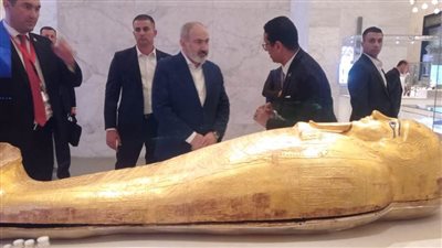 رئيس وزراء أرمينيا يزور متحف الحضارة