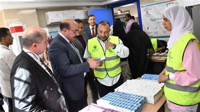 محافظ أسوان يتفقد جهود اللجنة الطبية العليا والاستغاثات بمجلس الوزراء بوحدة طب أسرة الخزان غرب 
