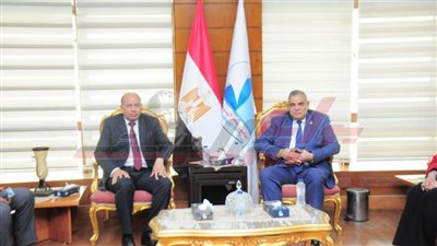 رئيس جامعة كفر الشيخ يستقبل لجنة الدراسات القانونية بالمجلس الأعلى للجامعات