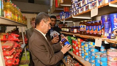 محافظ الغربية يقوم بحمله تفتيشية مفاجئة على السلاسل التجارية بمدينة طنطا