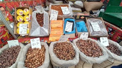 أسواق البحيرة عامرة.. البلح الأسواني بـ٣٥ جنيها والزبيب المصري بـ١٣٠ جنيهًا